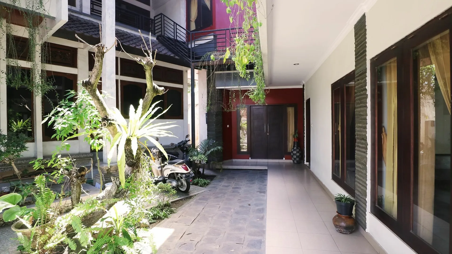Griya Shanti Graha Kuta  Hotel